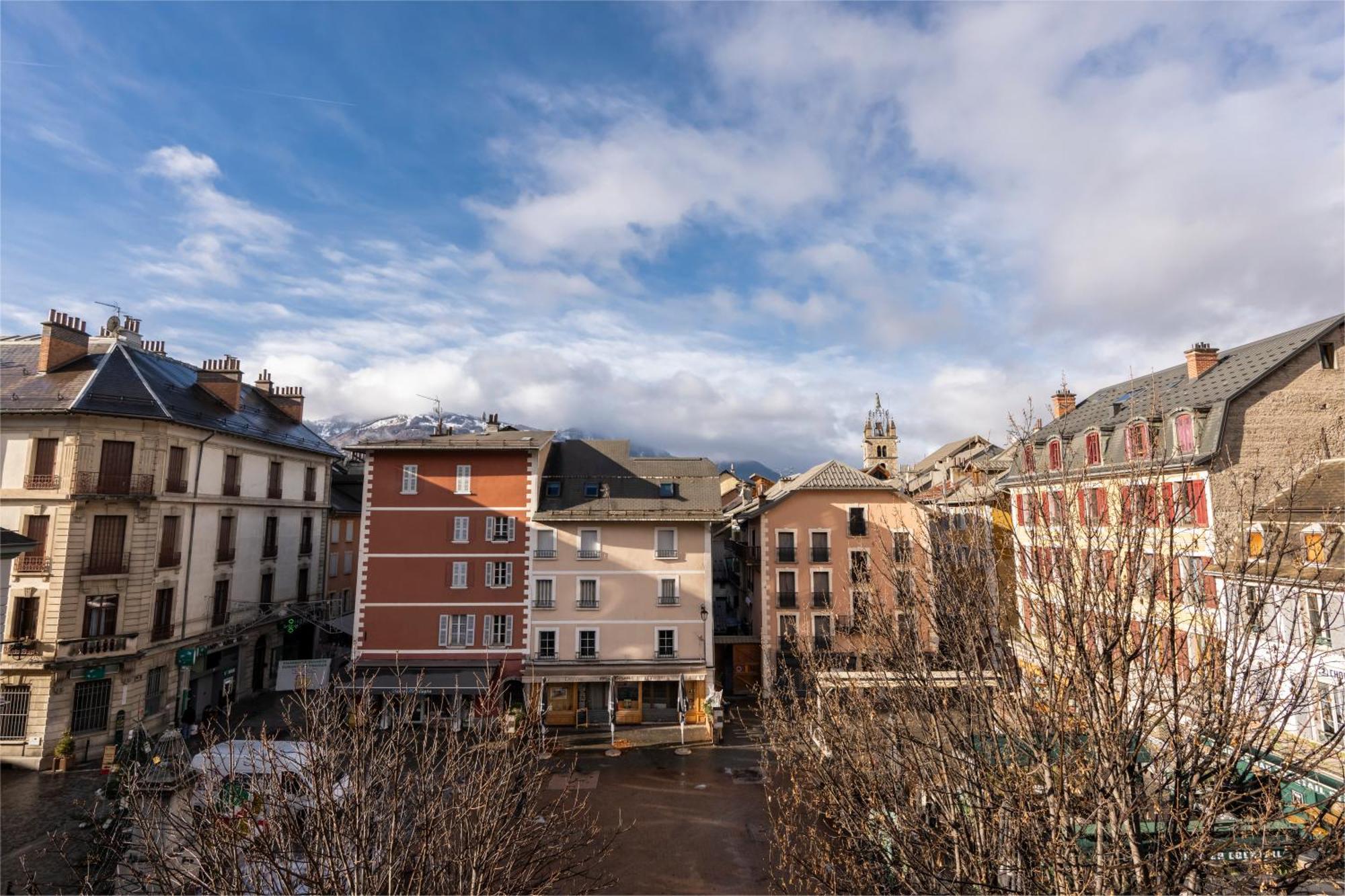 Superbe Loft - Situ Sur La Place Centrale Barcelonnette Exterior foto